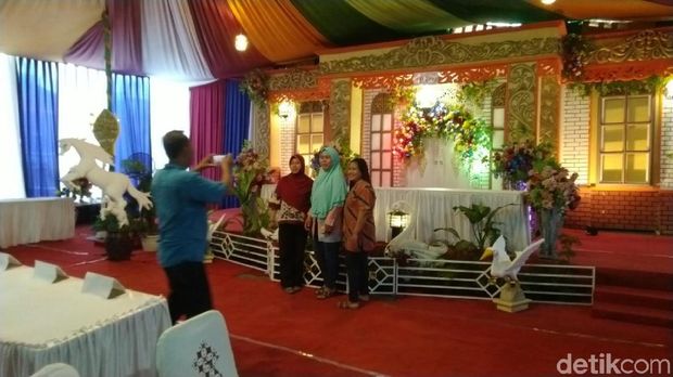 Tips Memikat Warga Agar Tak Golput, TPS Disulap bak Pelaminan