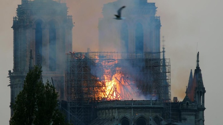 Bos Gucci Sumbang 100 Juta Euro untuk Bangun Gereja Notre Dame Bos Gucci Sumbang 100 Juta Euro untuk Bangun Gereja Notre Dame