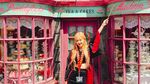 Cantiknya Rose Blackpink di Universal Studios Hollywood