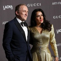 Francois-Henri Pinault, suami Salma Hayek tengah jadi perbincangan karena disebut akan menyumbangkan uang sebesar 100 juta Euro atau sekitar Rp 1,9 triliun untuk pembangunan kembali Gereja Katedral Notre Dame, Paris, yang hangus terbakar pada Senin (15/4/2019). Foto: Getty Images