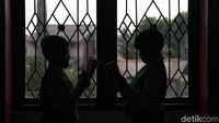Diharapkan dengan rajin membaca, anak-anak ini dapat memilih informasi yang mereka terima dengan benar.