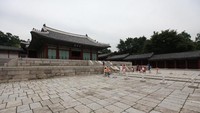 Jika kamu berkunjung ke sini, jangan hanya ke Gyeonghuigung Palace. Istana ini hanyalah istana sekunder alias bukan bangunan inti di kawasan Istana Agung. Ada 4 istana lagi, dengan istana utama dan terbesar Gyeongbokgung Palace (brielarson/Instagram)
