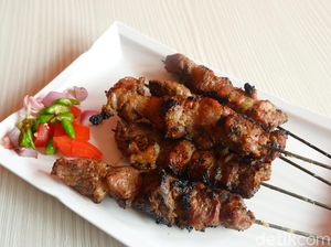 Sate Klathak Joss Gandoss: Nyuus! Empuknya Sate Kambing dan Tongseng Sedap Berempah