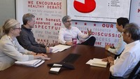 Tiap unggahan yang memuat foto sang Colonel Sanders, akun Instagram resmi KFC selalu menyertakan tagar #secretricipeforsuccess. Kira-kira apa maksud dibalik tagar itu, ya? Foto: Instagram KFC