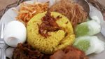 Sedap Sekali! Pagi-pagi Makan Nasi Kuning Manado yang Pedas Gurih