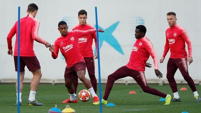 Latihan Barcelona dan MU Jelang Duel Panas di Camp Nou