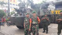 H-1 Pencoblosan, TNI Siagakan Panser Anoa di Kawasan Glodok