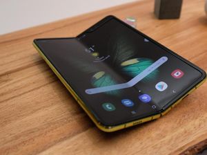 Influencer Galaxy Fold Kini Promosikan Galaxy S10