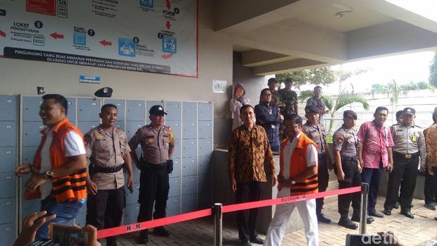 Tahanan KPK termasuk Idrus Marham mencoblos di TPS Rutan KPK, Rabu (17/4/2019)