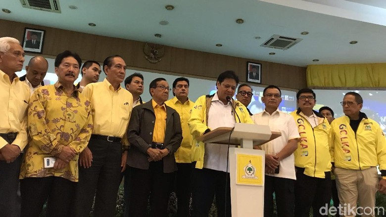 Jokowi-Maruf Unggul Versi Quick Count, Ketum Golkar: Ini Amanat Rakyat Jokowi-Maruf Unggul Versi Quick Count, Ketum Golkar: Ini Amanat Rakyat