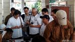 Momen Sri Mulyani Nyoblos Bareng Suami di TPS Bintaro
