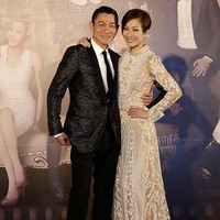 Inilah Sammi Cheng, aktris dan penyanyi terkenal Hong Kong yang kehidupannya tengah terguncang kabar perselingkuhan suaminya, Andy Hui. Lawan main Andy Lau dalam film box office Needing You… itu harus menghadapi fakta tentang sang suami yang ketahuan selingkuh melalui video intim. Foto: Getty Images