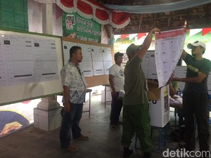 Demi Tugas Mulia Jaga TPS: Pulang Pagi, Lupa Makan, Sampai Masuk Angin