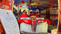 Ketua RW 009, Kelurahan Gunung Parang Yannie Sri menjelaskan ide TPS unik ini dicetuskan seluruh anggota KPPS. Ide lahir dari latar belakang mayoritas pemilih yang berasal dari etnis Tionghoa.