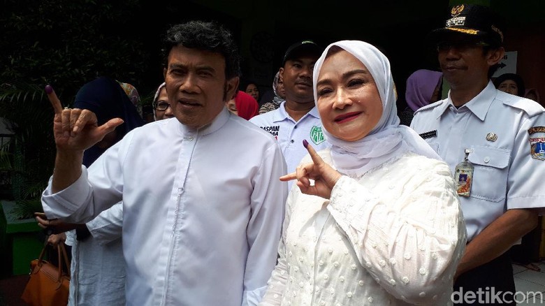 Punya Pilihan Paslon Sama, Rhoma Irama dan Istri Sehati Punya Pilihan Paslon Sama, Rhoma Irama dan Istri Sehati