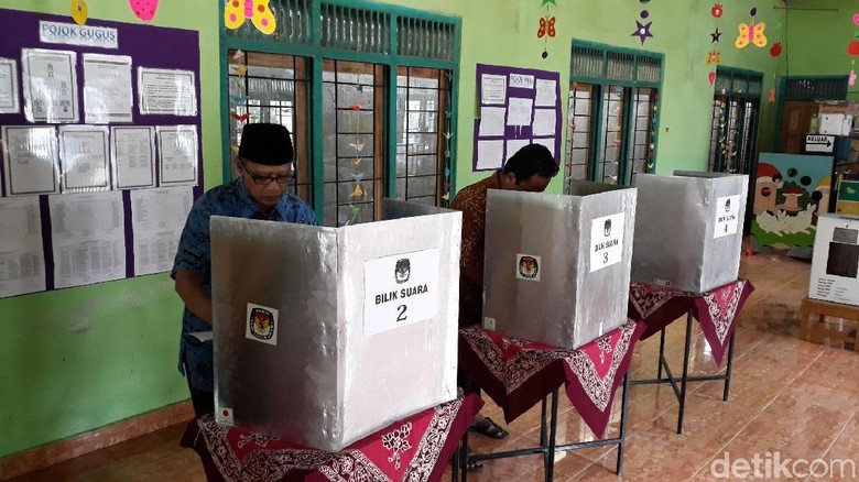 Prabowo-Sandi Menang di TPS Ketum PP Muhammadiyah Haedar Nashir Prabowo-Sandi Menang di TPS Ketum PP Muhammadiyah Haedar Nashir