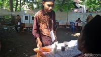 KPU pun menyepakati keinginan masyarakat tersebut.