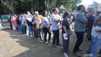 Ada 7 caleg DPR RI dari PDIP yang bersaing di dapil DKI Jakarta II, di antaranya Eriko Sotarduga dan Masinton Pasaribu. Selain itu, Wakil Ketua Majelis Syuro PKS Hidayat Nur Wahid, Ketua DPP PPP Lena Maryana Mukti, Ketua DPP PSI Tsamara Amany, caleg PAN Dian Fatwa dan Eggi Sudjana juga bersaing di dapil yang sama.