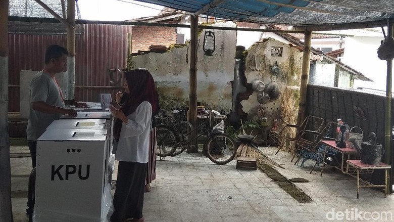 Biar Pemilih Datang, TPS di Kota Magelang Ini Bergaya Jadul Biar Pemilih Datang, TPS di Kota Magelang Ini Bergaya Jadul