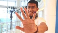 Pemain Arema FC Hanif Sjahbandi mengunggah foto setelah nyoblos di TPS. (Instagram pribadi)