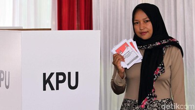 Warga di TPS Prabowo Ramai-ramai Ikutan Nyoblos