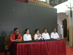 Saat Putra Megawati Teken Undangan Rakernas