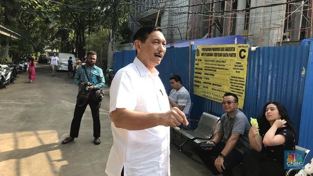 Telepon Prabowo, Luhut: Kami Ketawa-Ketawa 