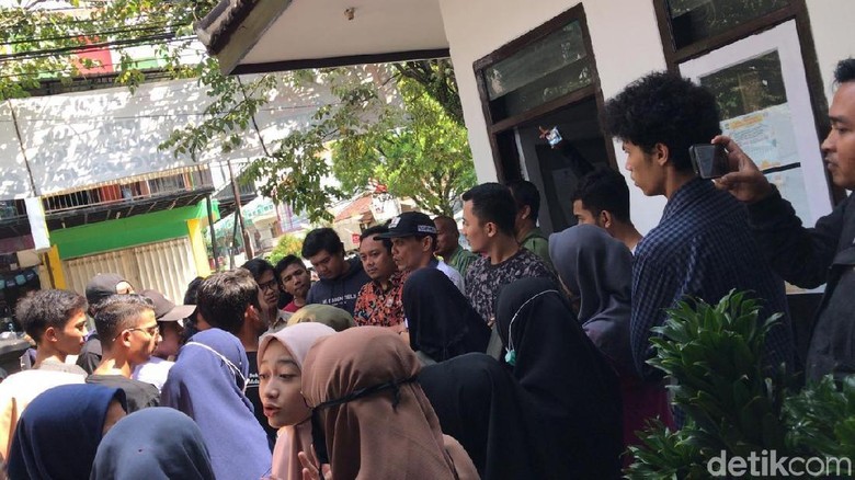 Cerita Kisruh Pemilih di Malang Karena Surat Suara Habis Cerita Kisruh Pemilih di Malang Karena Surat Suara Habis