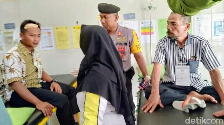 Seorang Pengawas TPS di Bondowoso Terluka Kena Pukul Saksi Partai Seorang Pengawas TPS di Bondowoso Terluka Kena Pukul Saksi Partai