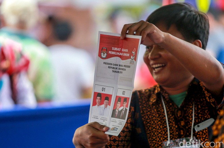 Situng KPU 84%: Jokowi-Maruf 56,20%, Prabowo-Sandiaga 43,80% Situng KPU 84%: Jokowi-Maruf 56,20%, Prabowo-Sandiaga 43,80%