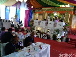 TPS di Semarang Ini Mirip Pesta Pernikahan untuk Lawan Golput