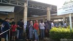 Momen Sri Mulyani Nyoblos Bareng Suami di TPS Bintaro