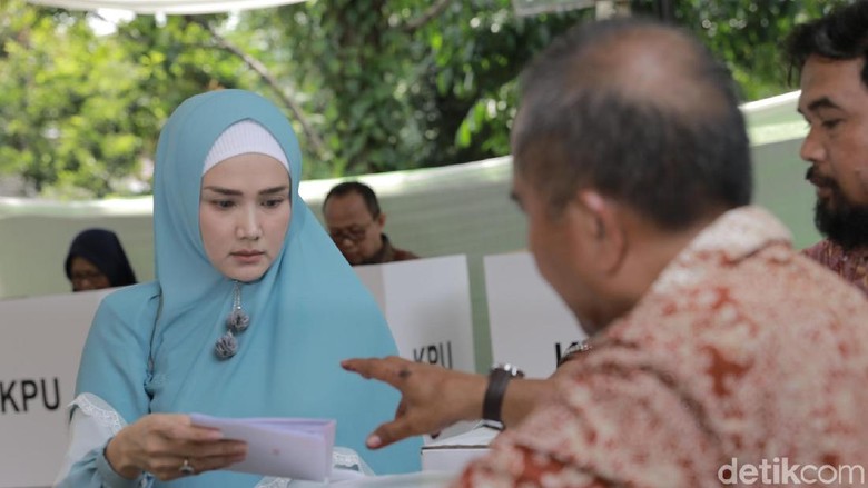 Mulan Jameela hingga Ponakan Prabowo Gugat Gerindra ke PN Jaksel Mulan Jameela hingga Ponakan Prabowo Gugat Gerindra ke PN Jaksel