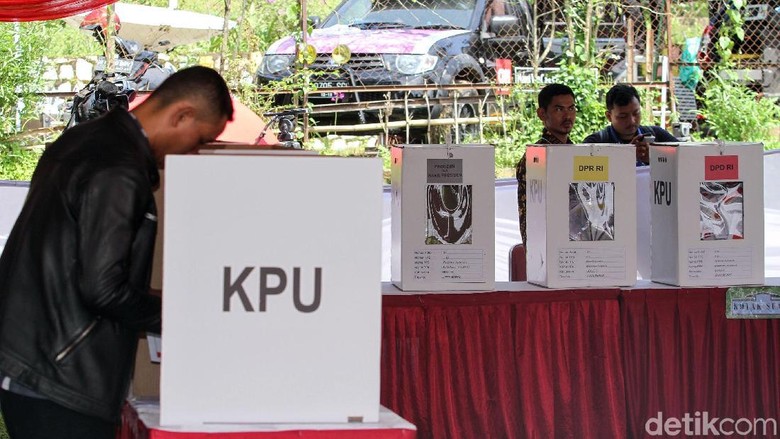 Bawaslu Selidiki Dugaan Kecurangan di 15 TPS di Sumbar Bawaslu Selidiki Dugaan Kecurangan di 15 TPS di Sumbar