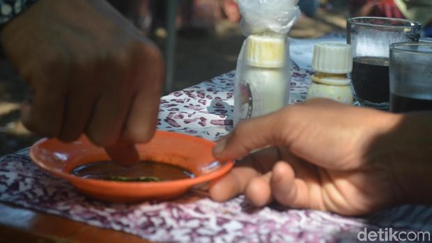TPS Benda Kerep Cirebon Ganti Tinta Pemilu Dengan Kunyit
