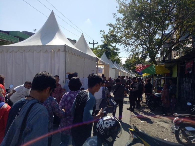 Di Makassar Ada 14 TPS Berdampingan Mirip Pasar Kuliner Di Makassar Ada 14 TPS Berdampingan Mirip Pasar Kuliner
