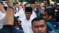 Sandiaga Uno tiba di TPS 02 Selong, Kebayoran Baru, Jakarta Selatan, Rabu (17/4/2019).