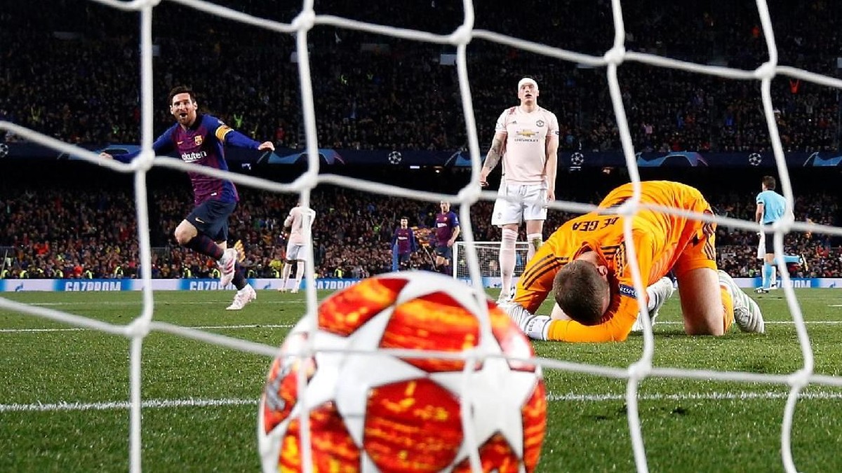 David de Gea melakukan blunder saat Manchester United dikalahkan Barcelona di Camp Nou (Foto: Sergio Perez/Reuters)