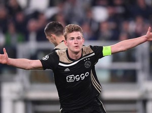 Ajax Jadi Semifinalis, De Ligt Makin Laris Peminat