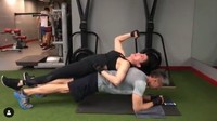 Plank, push up, squat, dan sit up menjadi makanan sehari-hari Novita dan Joe. (Foto: Instagram/novitatandry, ditampilkan dengan izin yang bersangkutan) 