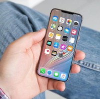 Gadget terbaruMemiliki gadget yang canggih tentu akan lebih mempermudah kehidupan. Namun hal tersebut belum tentu benar-benar dibutuhkan. Sebaiknya hindari sering berganti gadget apalagi jika hanya untuk tampil gaya. Foto: Phone Arena