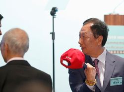 Anak Desa yang Kini Berduit Rp 106 Triliun dan Mau Nyapres