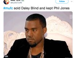 Phil Jones Dikerjai Lionel Messi Ramai Jadi Meme