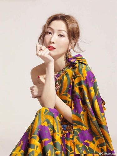 Penyanyi dan aktris Sammi Cheng, istri Andy Hui.