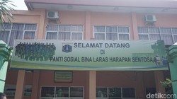 Warga binaan di Panti Sosial Bina Laras Harapan Sentosa 2 Cipayung, Jakarta Timur yang merupakan penyandang disabilitas mental ikut menyalurkan hak pilihnya.