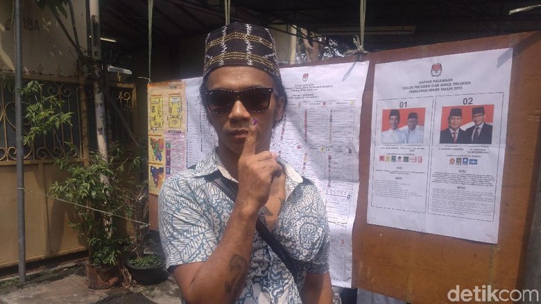 Kutip Ucapan Mahfud MD, Kaka Slank Sebut Indonesia Negara Berdemokrasi Kutip Ucapan Mahfud MD, Kaka Slank Sebut Indonesia Negara Berdemokrasi