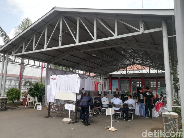 Jokowi Menang di 2 TPS Lapas Koruptor Sukamiskin Jokowi Menang di 2 TPS Lapas Koruptor Sukamiskin