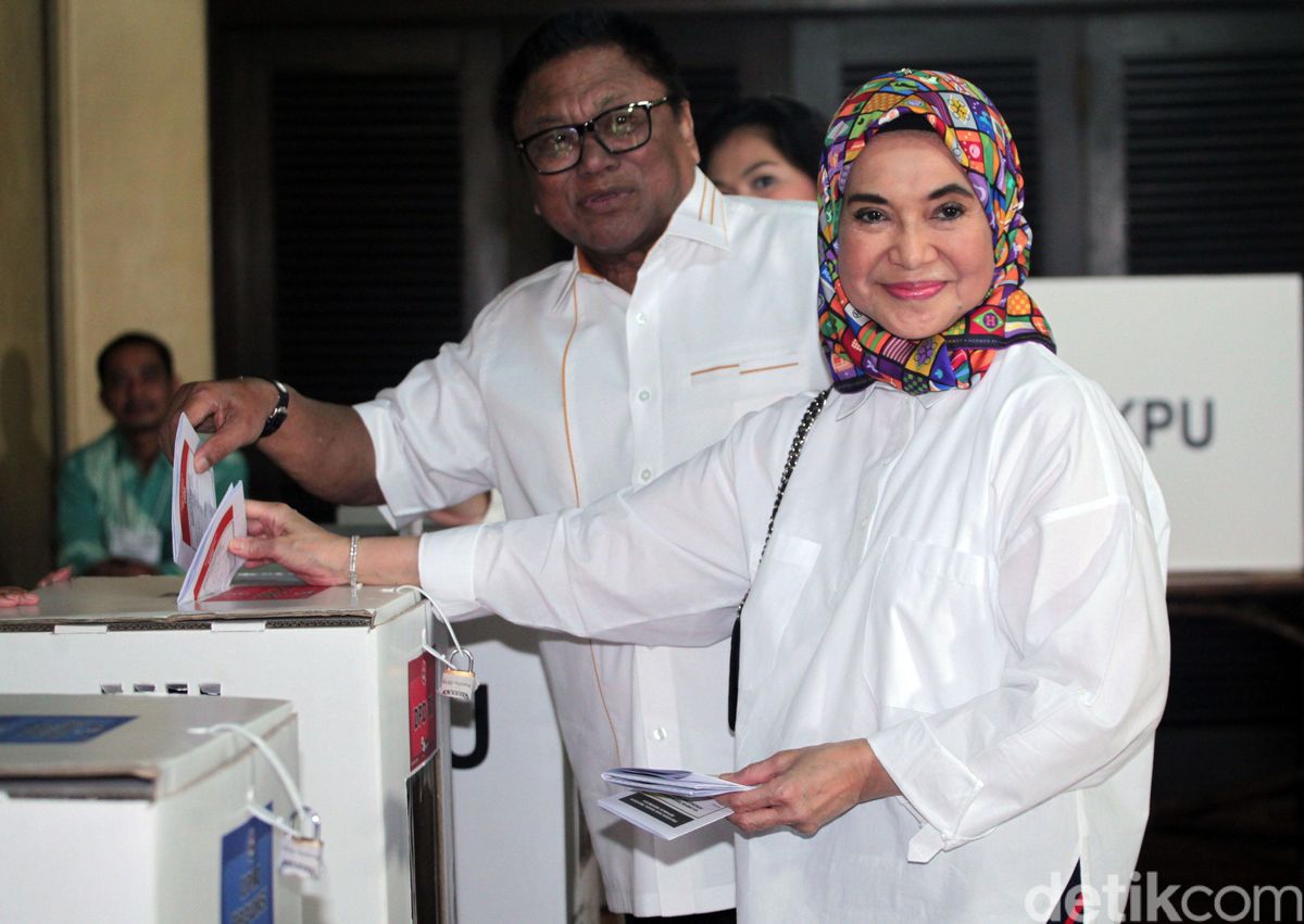 Erotik gozal qizlar rasmlar