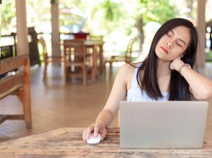 Waspada Membunyikan Leher Bisa Picu Gangguan Saraf Hingga Stroke