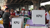 Para warga sangat antusias mengikuti jalannya pemungutan suara.